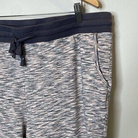 Torrid Classic Fit Jogger French Terry Mid-Rise Pant 2X - Picture 4 of 8